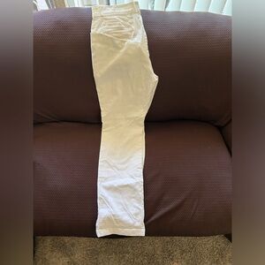 Gloria Vanderbilt white Jean pants.